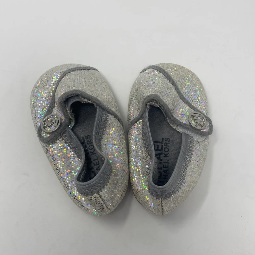 Micheal by Micheal Kors Silver Sparkly Close Toe Flats Baby Girl Size 3